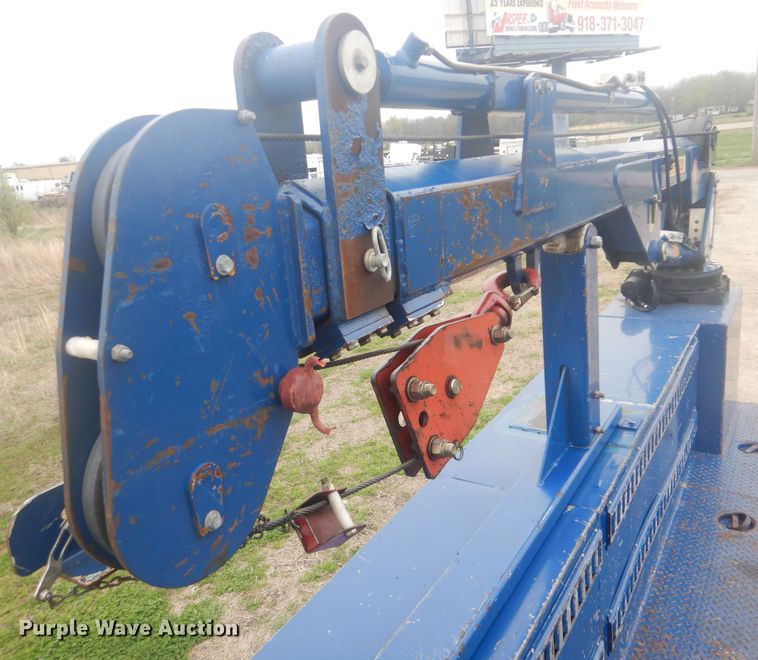 image for item GF9133 2007 Ford F550 Super Duty flatbed truck with crane