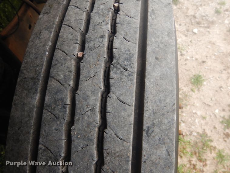 image for item GF9133 2007 Ford F550 Super Duty flatbed truck with crane