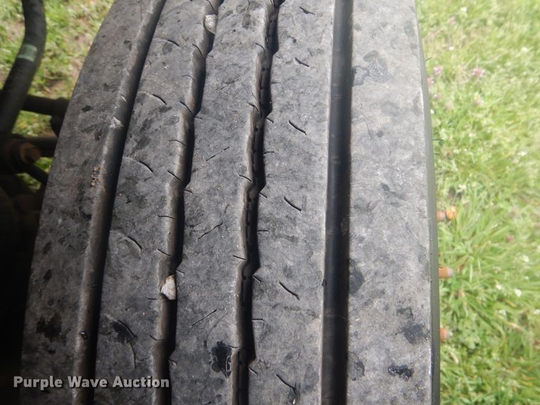 image for item GF9133 2007 Ford F550 Super Duty flatbed truck with crane