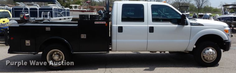 image for item GK9105 2013 Ford F350 Super Duty  Crew Cab flatbed pickup truck