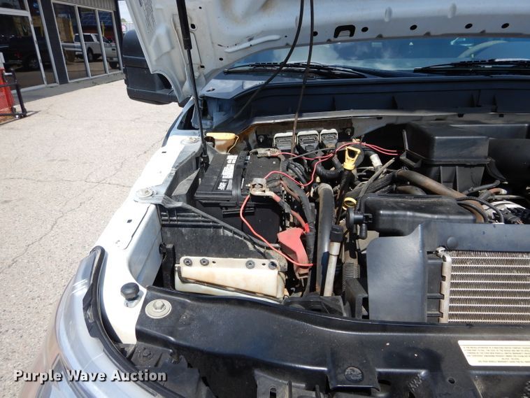 image for item GK9105 2013 Ford F350 Super Duty  Crew Cab flatbed pickup truck