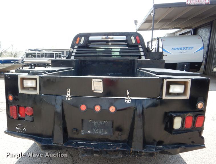 image for item GK9105 2013 Ford F350 Super Duty  Crew Cab flatbed pickup truck