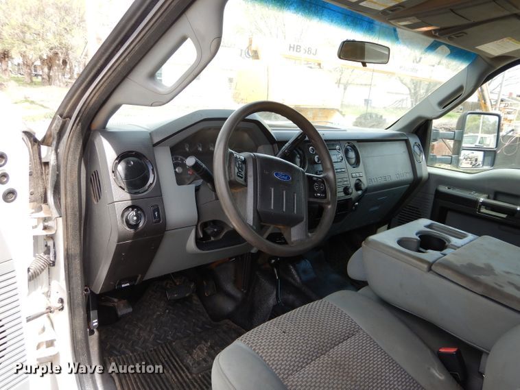 image for item GK9129 2014 Ford F250 Super Duty  SuperCab flatbed pickup truck