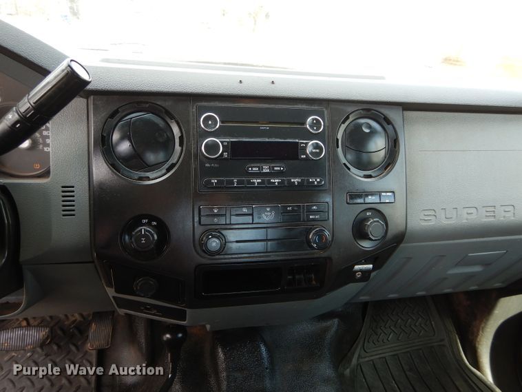 image for item GK9129 2014 Ford F250 Super Duty  SuperCab flatbed pickup truck