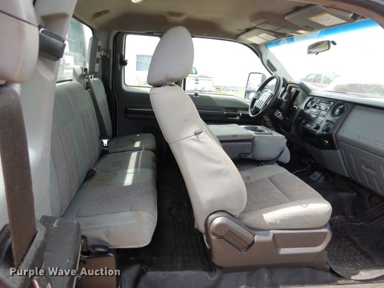 image for item GK9129 2014 Ford F250 Super Duty  SuperCab flatbed pickup truck