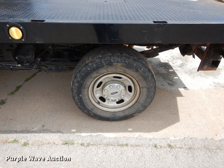 image for item GK9129 2014 Ford F250 Super Duty  SuperCab flatbed pickup truck