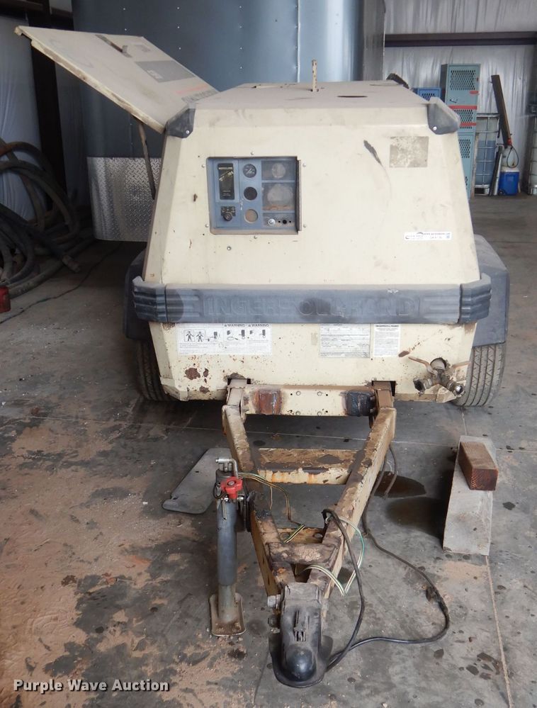 image for item GK9136 2001 Ingersoll Rand P185WIR air compressor