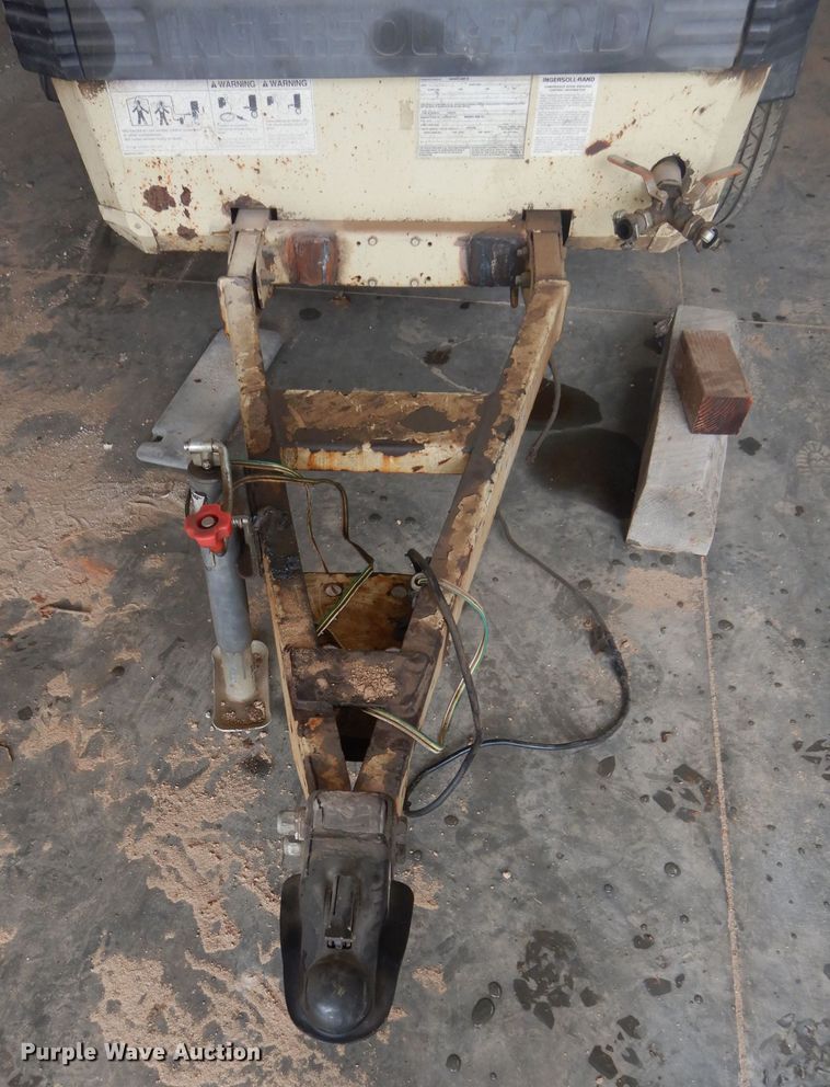 image for item GK9136 2001 Ingersoll Rand P185WIR air compressor