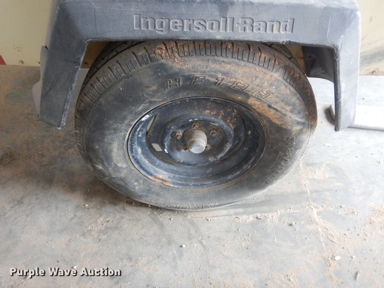 image for item GK9136 2001 Ingersoll Rand P185WIR air compressor