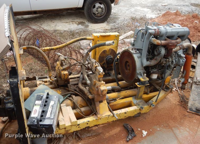 image for item GK9142 Detroit Diesel three cylinder diesel engine