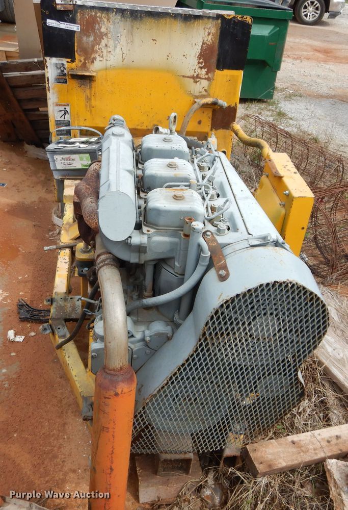 image for item GK9142 Detroit Diesel three cylinder diesel engine