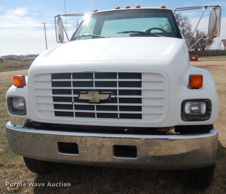 image for item GO9106 1997 Chevrolet C6500 truck cab and chassis