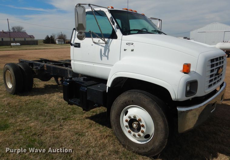 image for item GO9106 1997 Chevrolet C6500 truck cab and chassis