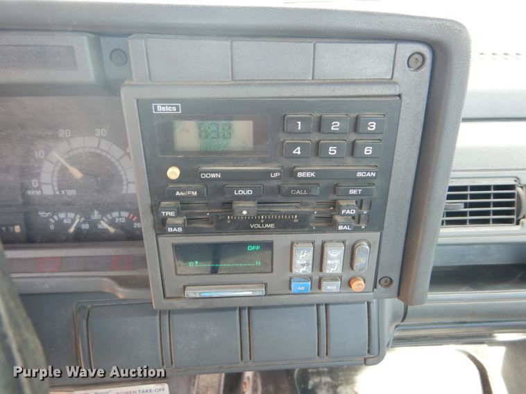 image for item GO9106 1997 Chevrolet C6500 truck cab and chassis