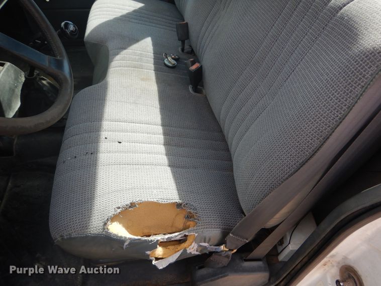 image for item GO9106 1997 Chevrolet C6500 truck cab and chassis