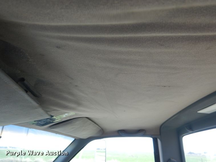 image for item GO9106 1997 Chevrolet C6500 truck cab and chassis