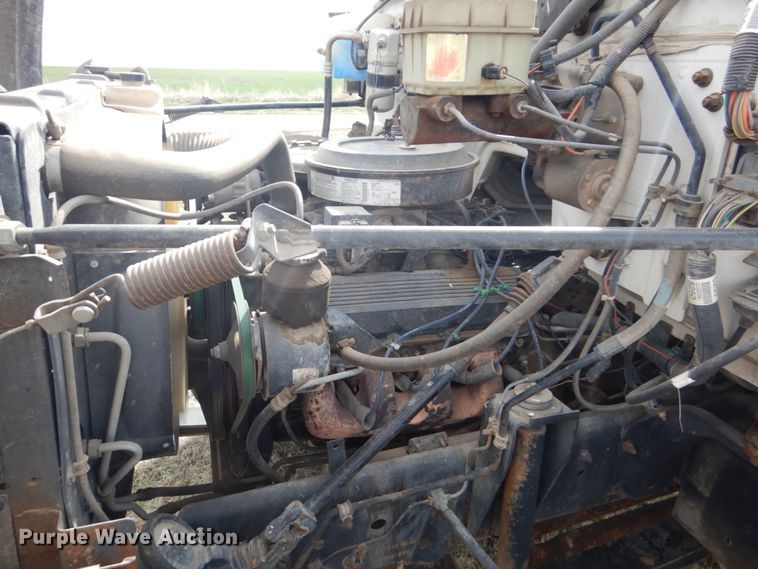 image for item GO9106 1997 Chevrolet C6500 truck cab and chassis