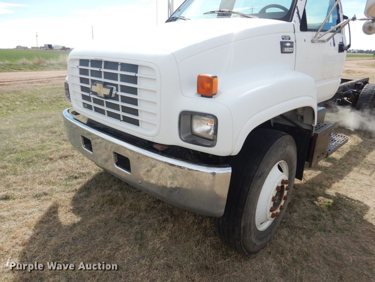 image for item GO9106 1997 Chevrolet C6500 truck cab and chassis