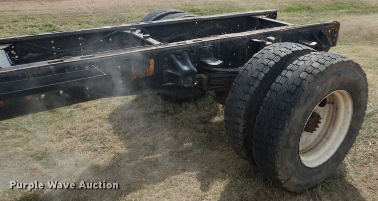 image for item GO9106 1997 Chevrolet C6500 truck cab and chassis