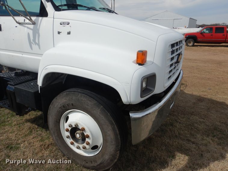 image for item GO9106 1997 Chevrolet C6500 truck cab and chassis