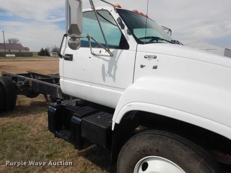 image for item GO9106 1997 Chevrolet C6500 truck cab and chassis