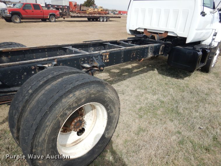 image for item GO9106 1997 Chevrolet C6500 truck cab and chassis