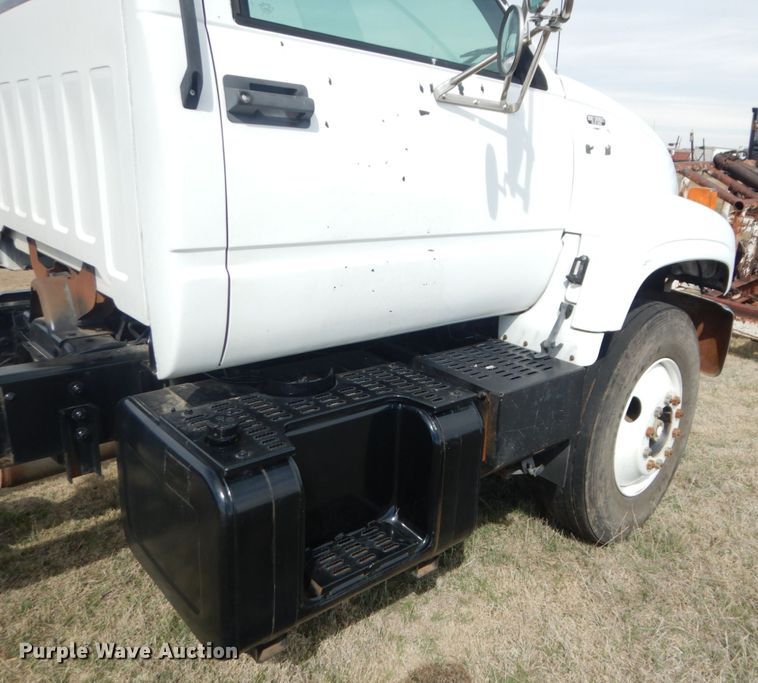 image for item GO9106 1997 Chevrolet C6500 truck cab and chassis