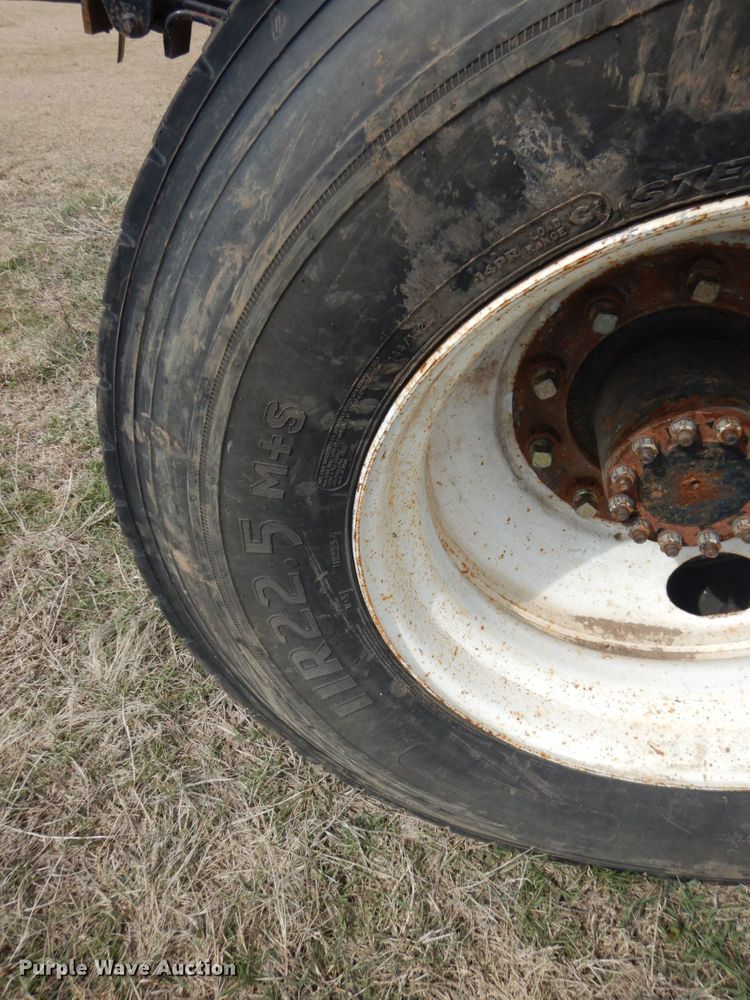 image for item GO9106 1997 Chevrolet C6500 truck cab and chassis