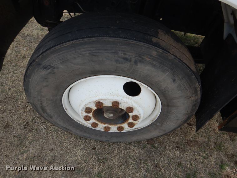 image for item GO9106 1997 Chevrolet C6500 truck cab and chassis