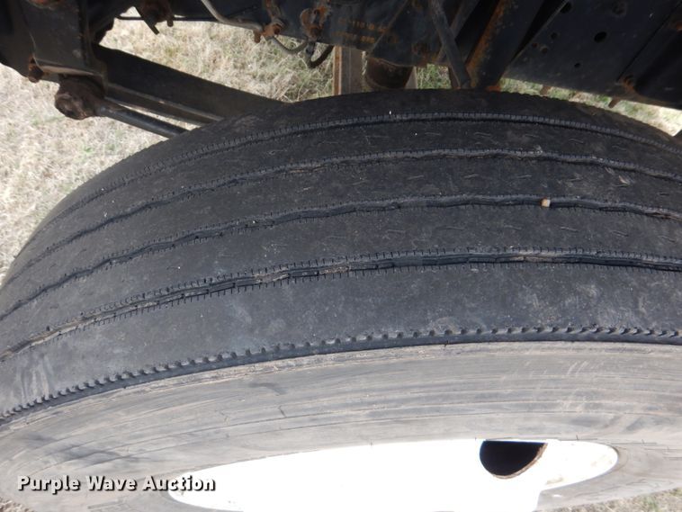 image for item GO9106 1997 Chevrolet C6500 truck cab and chassis