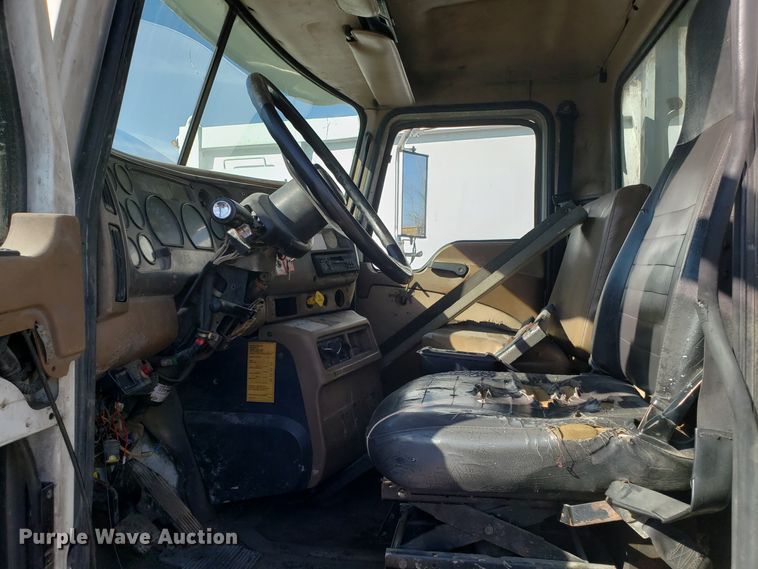 image for item GO9254 2004 Mack Granite refuse truck