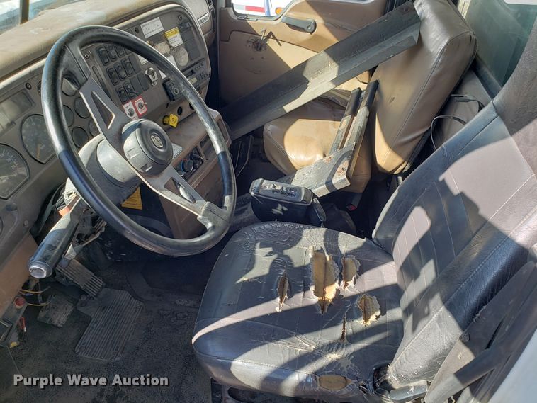 image for item GO9254 2004 Mack Granite refuse truck