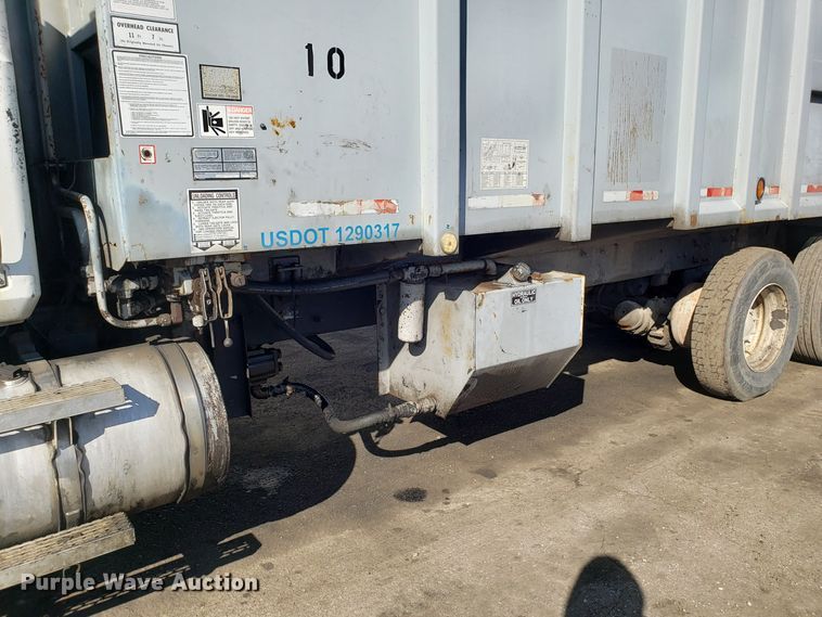 image for item GO9254 2004 Mack Granite refuse truck