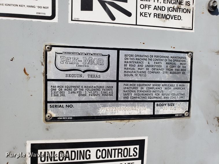 image for item GO9254 2004 Mack Granite refuse truck