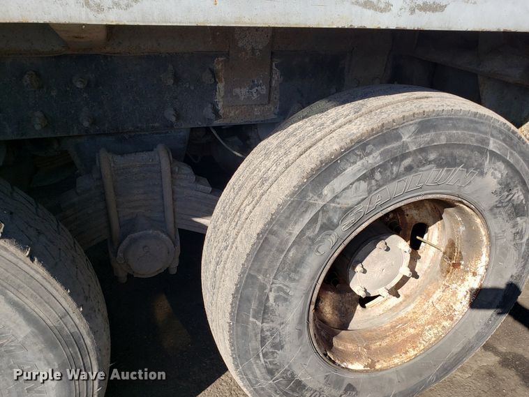 image for item GO9254 2004 Mack Granite refuse truck