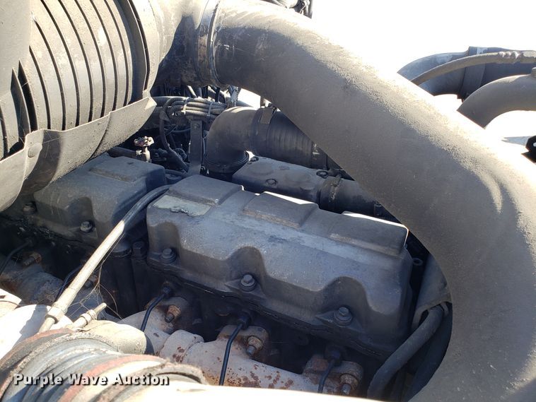 image for item GO9254 2004 Mack Granite refuse truck