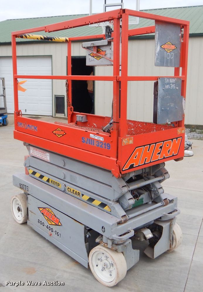image for item GP9021 Sky Jack SJIII 3219  scissor lift