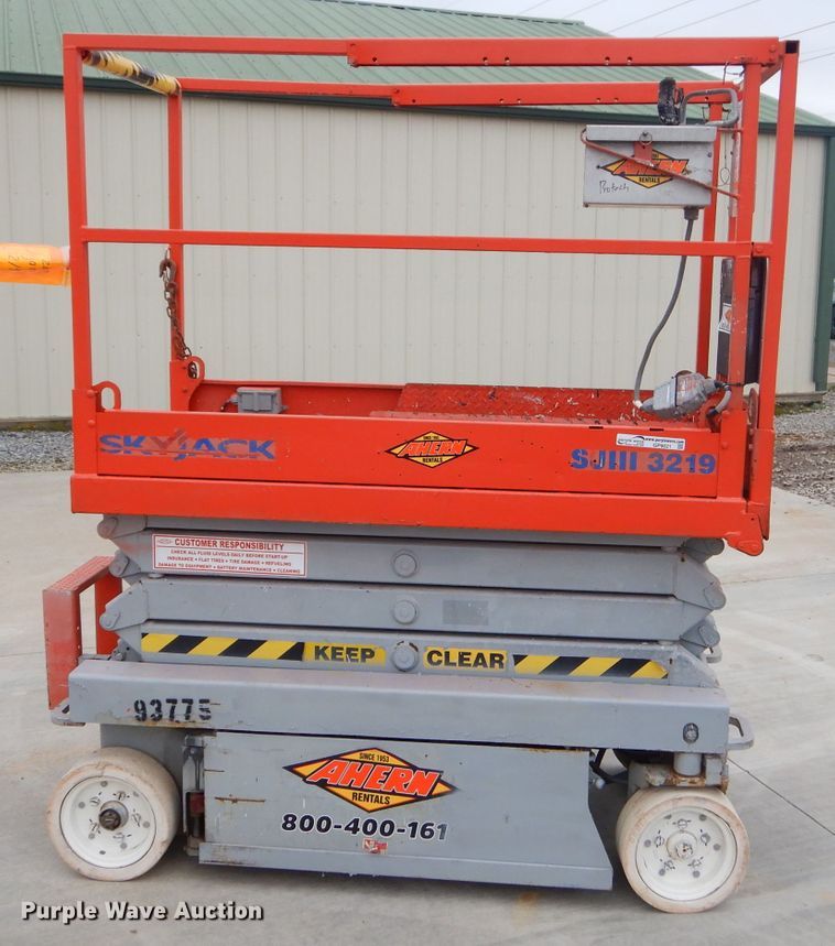image for item GP9021 Sky Jack SJIII 3219  scissor lift