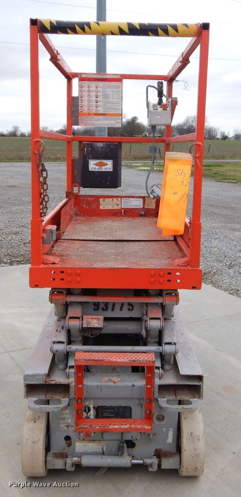 image for item GP9021 Sky Jack SJIII 3219  scissor lift