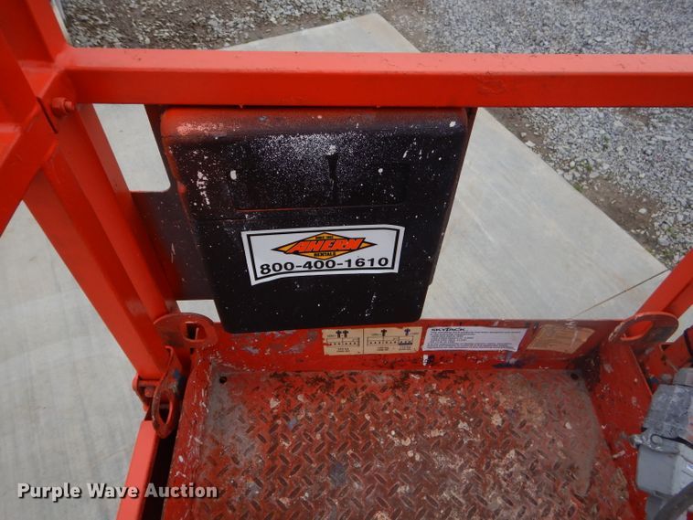 image for item GP9021 Sky Jack SJIII 3219  scissor lift