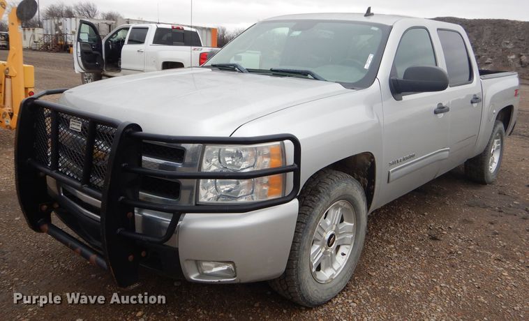 image for item GP9023 2011 Chevrolet Silverado 1500  Crew Cab pickup truck