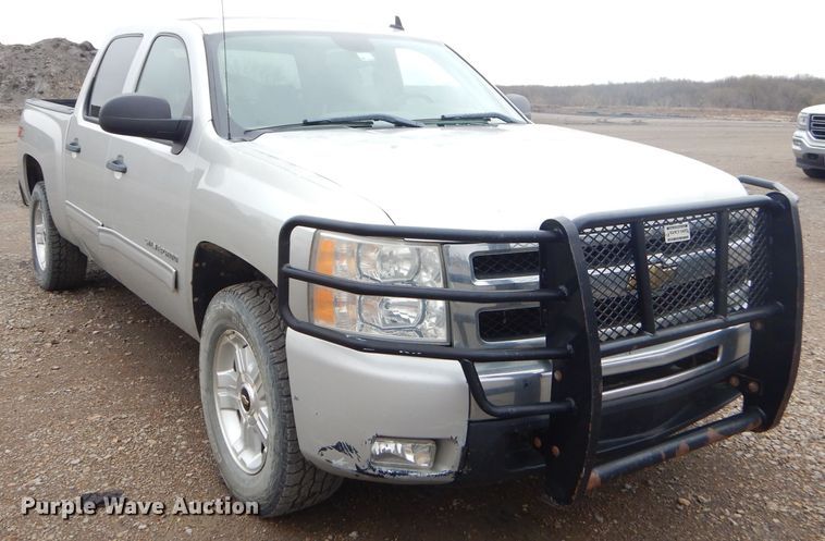 image for item GP9023 2011 Chevrolet Silverado 1500  Crew Cab pickup truck