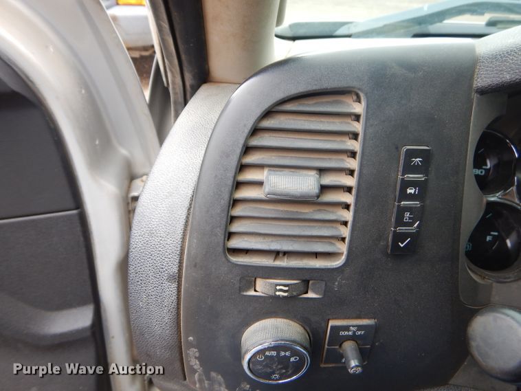 image for item GP9023 2011 Chevrolet Silverado 1500  Crew Cab pickup truck