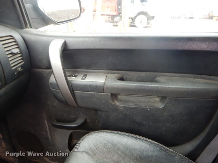 image for item GP9023 2011 Chevrolet Silverado 1500  Crew Cab pickup truck