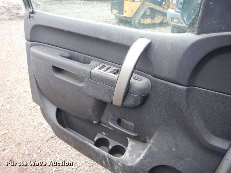 image for item GP9023 2011 Chevrolet Silverado 1500  Crew Cab pickup truck