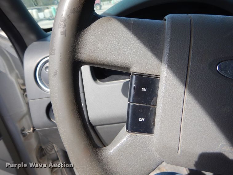 image for item GP9027 2004 Ford F150  SuperCrew pickup truck