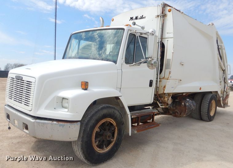 image for item GP9028 1996 Freightliner FL70 refuse truck