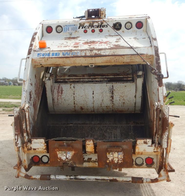image for item GP9028 1996 Freightliner FL70 refuse truck