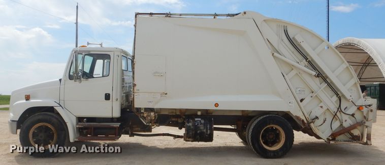 image for item GP9028 1996 Freightliner FL70 refuse truck