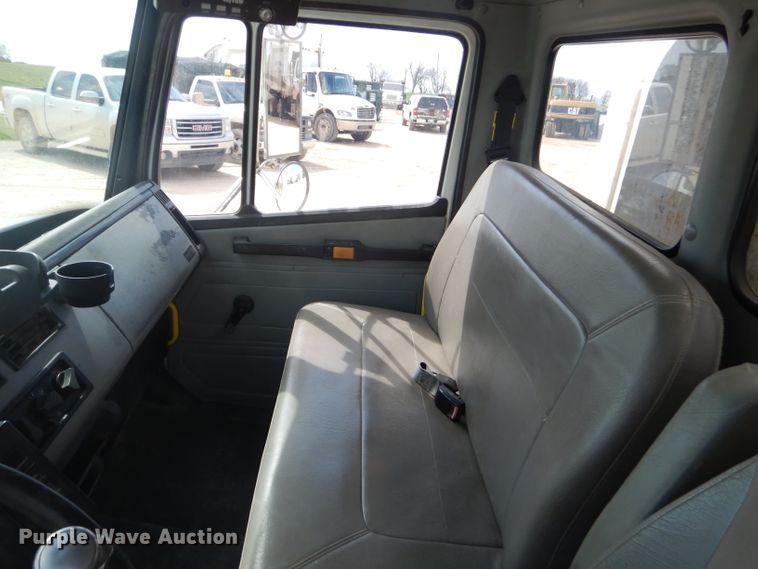 image for item GP9028 1996 Freightliner FL70 refuse truck